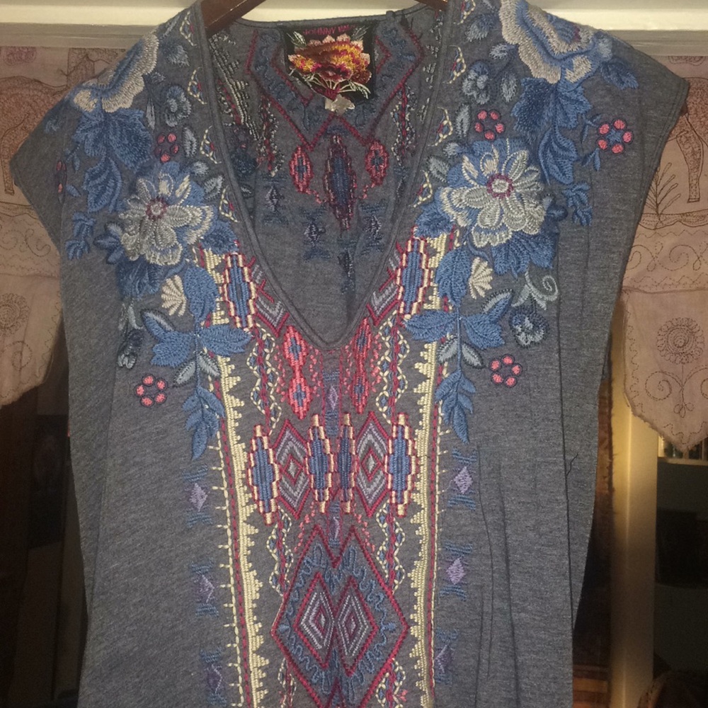Johnny Was Embroidered Cap Sleeve tunic tee